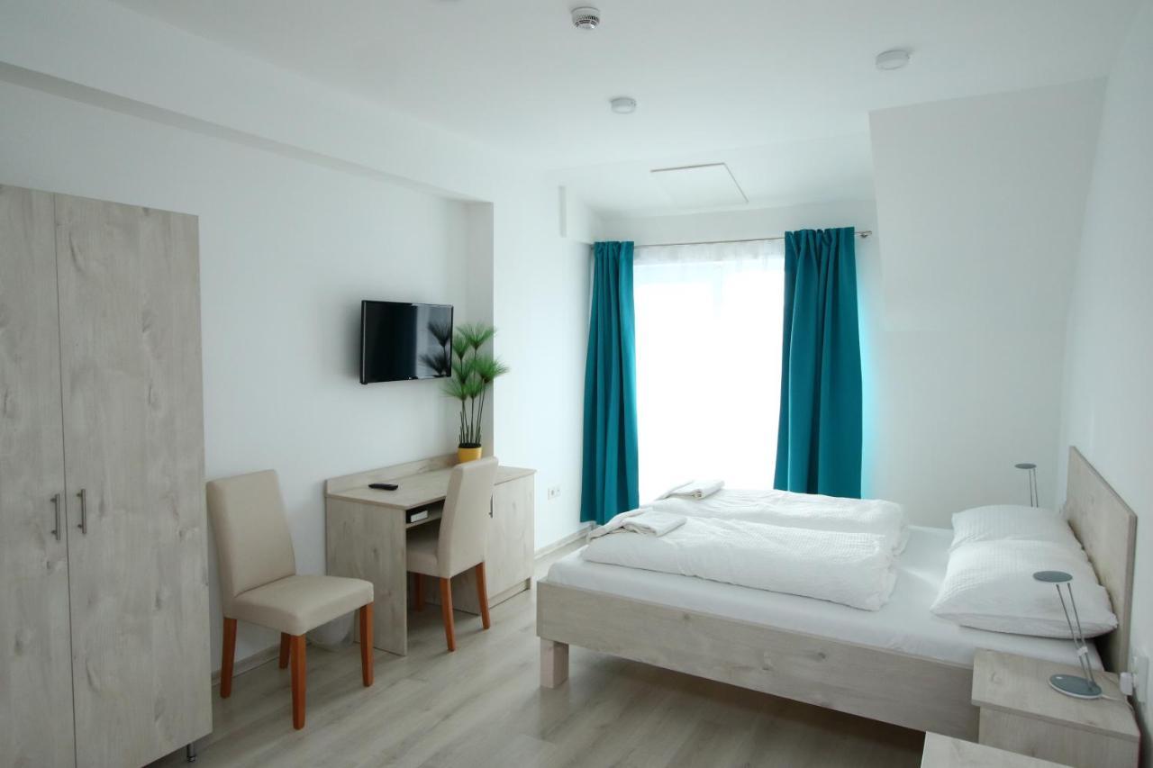 Hotel Aqua Комаром Екстер'єр фото
