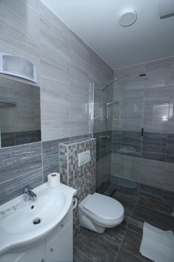Hotel Aqua Комаром Екстер'єр фото