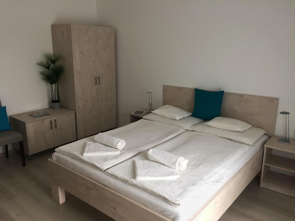 Hotel Aqua Комаром Екстер'єр фото