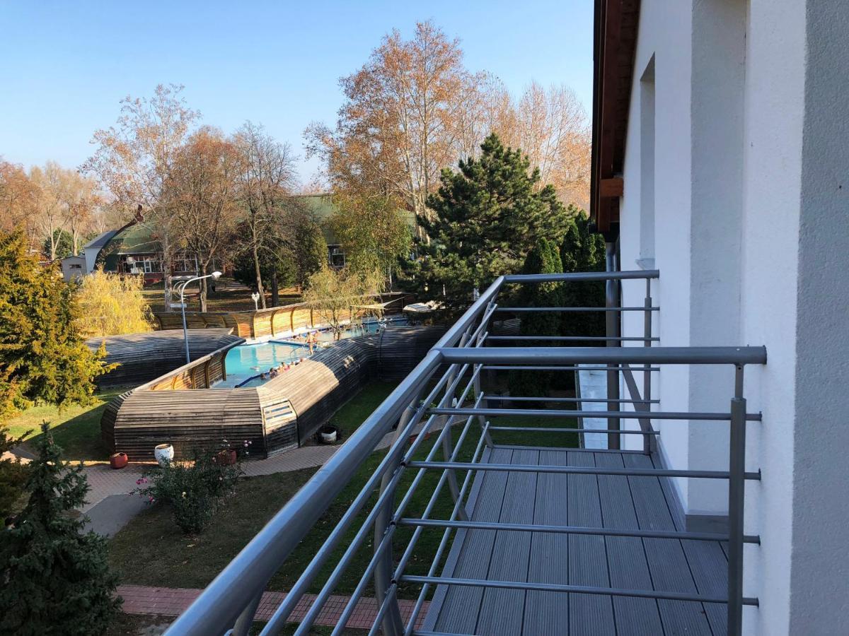 Hotel Aqua Комаром Екстер'єр фото