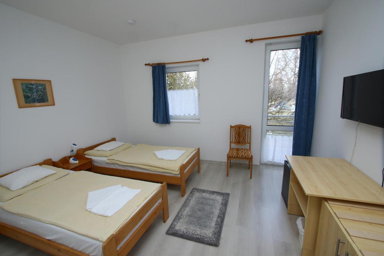 Hotel Aqua Комаром Екстер'єр фото